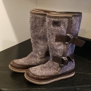 Sorel - Chipahko Wool Blend Boots in Tar